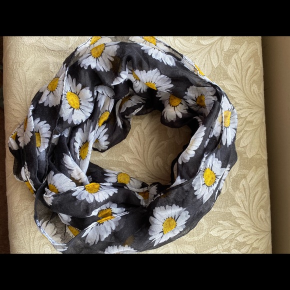 INFINITY SCARF BUNDLE! - Picture 7 of 10